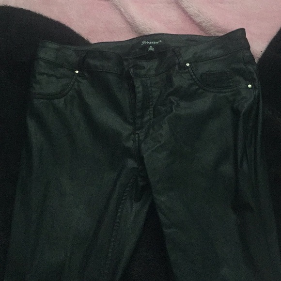 🖤 - Picture 1 of 4